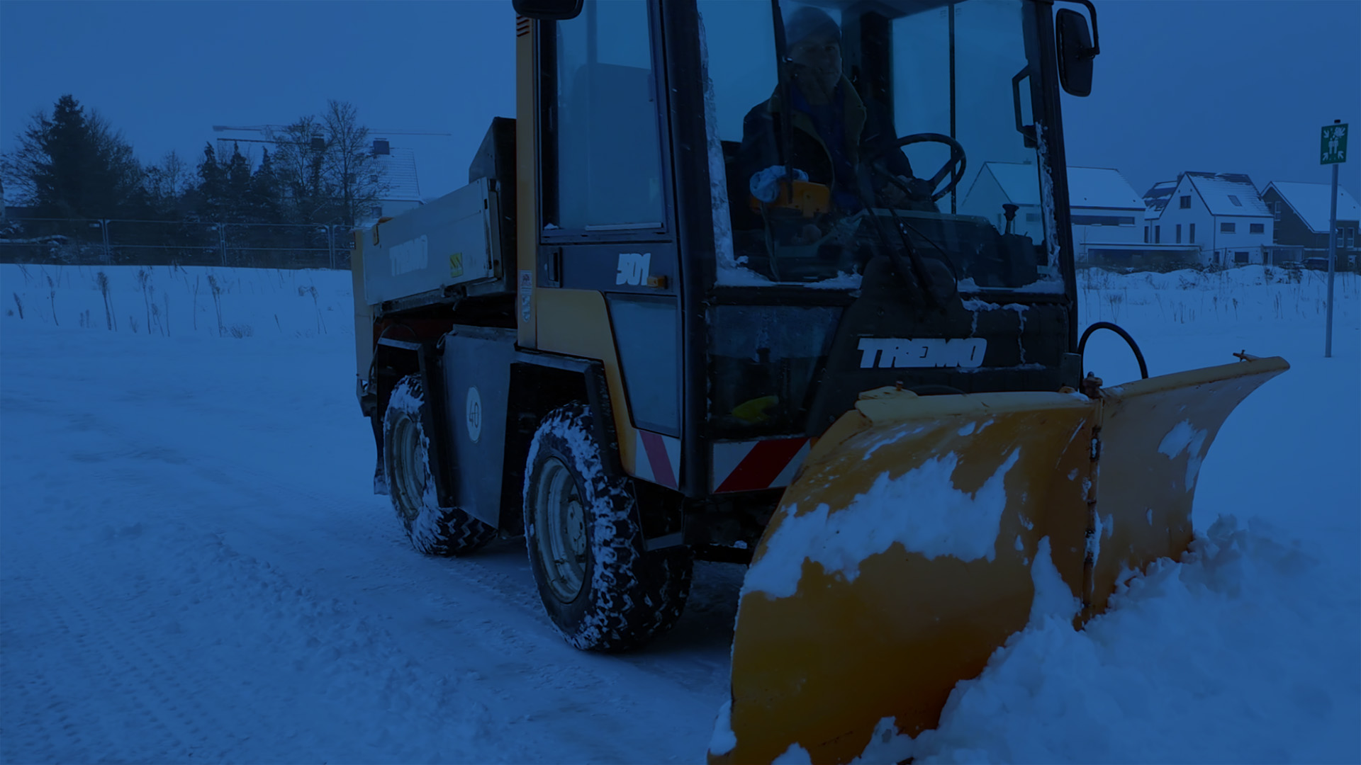 Winterdienst Wolfsburg – Schneeräumung und Streudienst auf Parkplatz